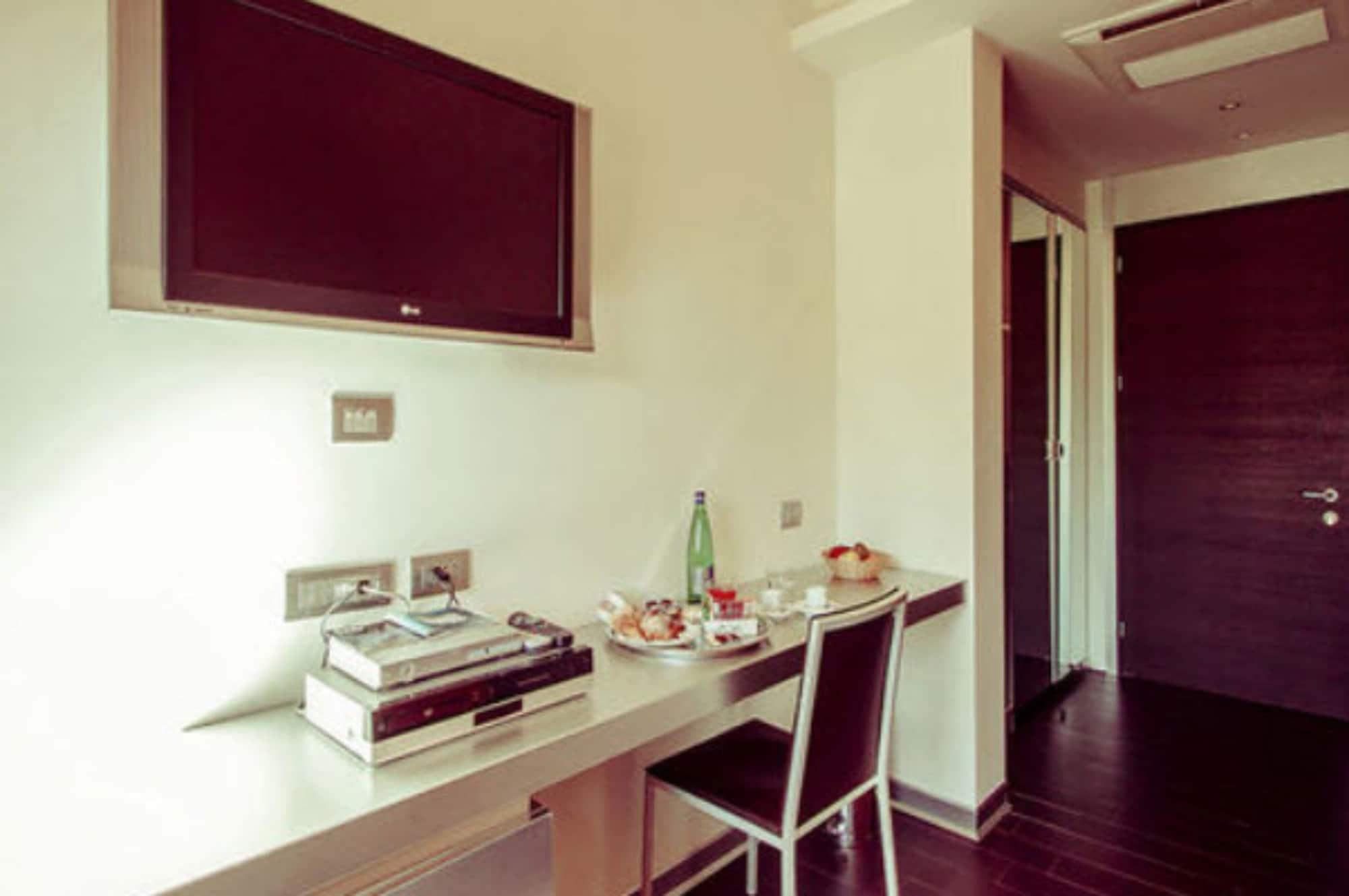רומא All Ways Garden Hotel & Leisure מראה חיצוני תמונה